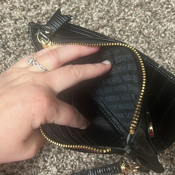 Steve Madden Black Wristlet Wallet - Picture 11 of 12